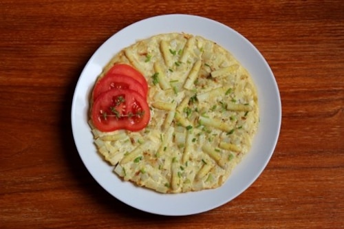 Omlet z białymi szparagami