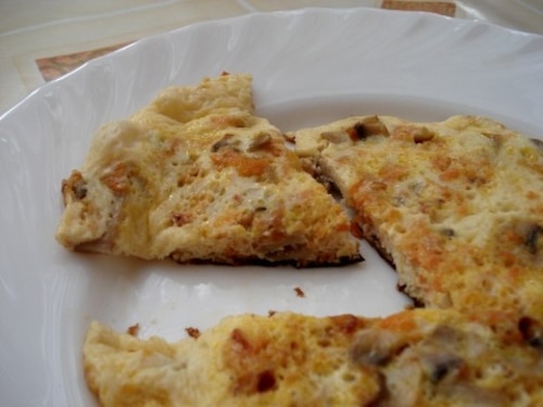 Omlet z pieczarkami i marchewką