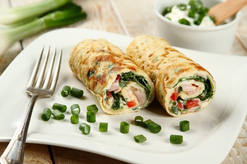 Przepis na Omlet z szynką i rukolą Omlet z szynką i rukolą