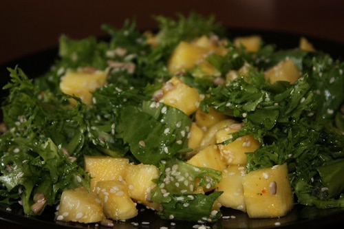 Orzeźwiająca sałatka z ananasem