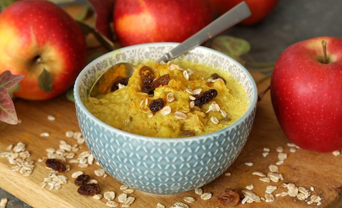 Owsianka z jabłkami i kurkumą