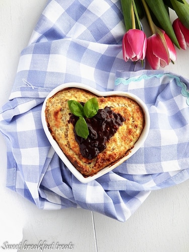 Sernikowe ciasto z komosy ryżowej nadziane czekoladą