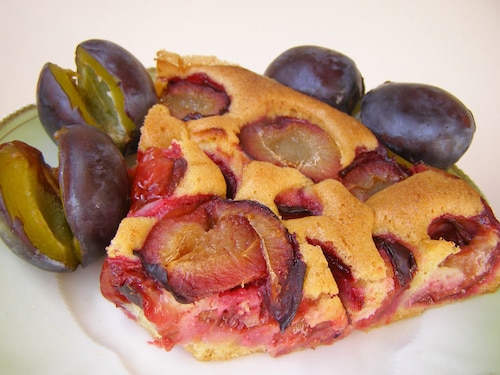 Przepis na Ciasto mocno śliwkowe i łatwe i szybkie Ciasto mocno śliwkowe i łatwe i szybkie