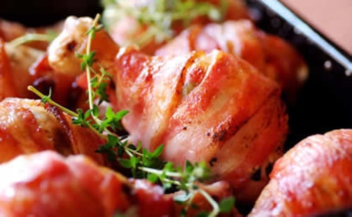 Przepis na Pałki z kurczaka faszerowane serem i ziołami Pałki z kurczaka faszerowane serem i ziołami