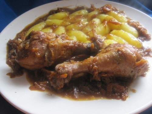 Pałki z kurczaka w winno-marchewkowym sosie 