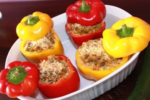 Przepis na Papryki nadziewane cukinia i makaronem Papryki nadziewane cukinia i makaronem