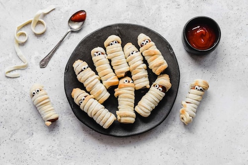 Parówki w cieście francuskim na halloween