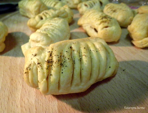 Przepis na Parówkowe paluszki w cieście francuskim Parówkowe paluszki w cieście francuskim