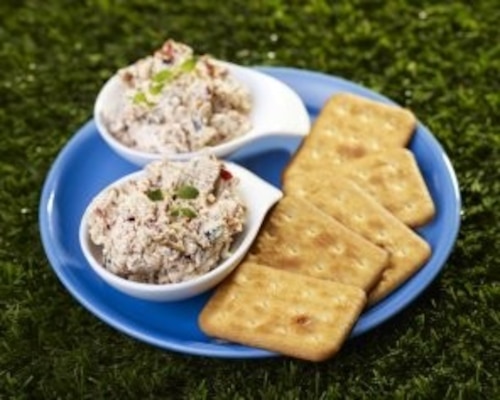 Pasta z białego sera z oliwkami i suszonymi pomidorami