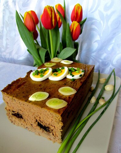 Pasztet drobiowy ze śliwkami