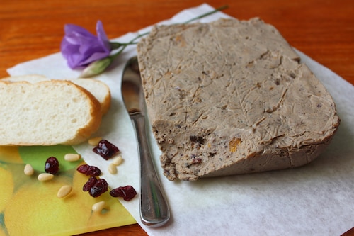 Pasztet z karkówki z owocami suszonymi