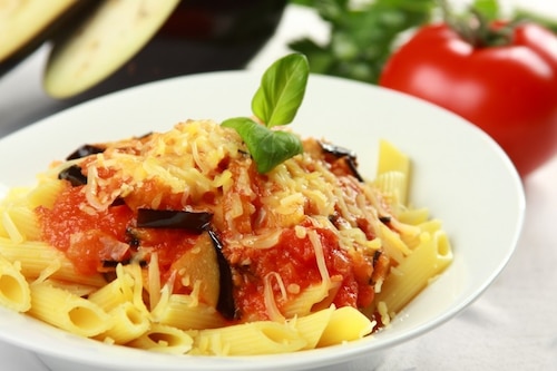 Przepis na Penne z pomidorami i bakłażanem Penne z pomidorami i bakłażanem