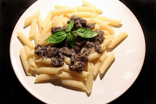 Penne z sosem grzybowo-serowym