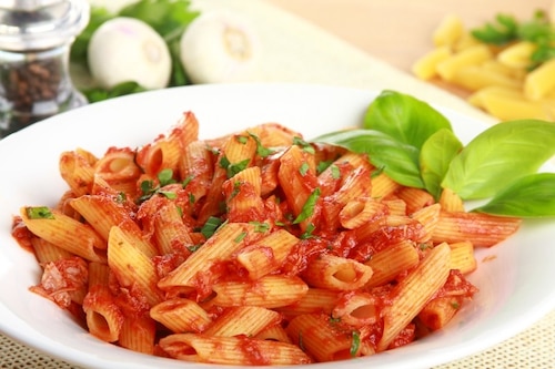 Przepis na Penne z tuńczykiem i pomidorami Penne z tuńczykiem i pomidorami