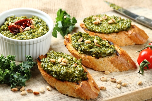 Przepis na Pesto z jarmużu i suszonych pomidorów Pesto z jarmużu i suszonych pomidorów