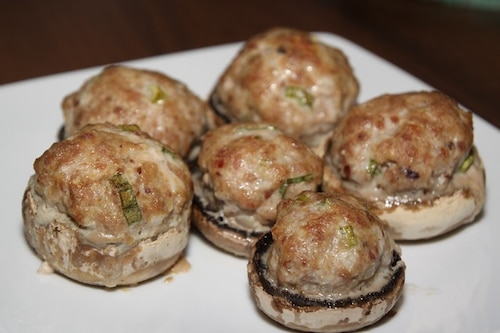 Przepis na Pieczarki faszerowane mięsem i dymką Pieczarki faszerowane mięsem i dymką