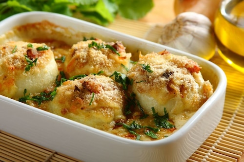 Przepis na Pieczona cebula z boczkiem Pieczona cebula z boczkiem