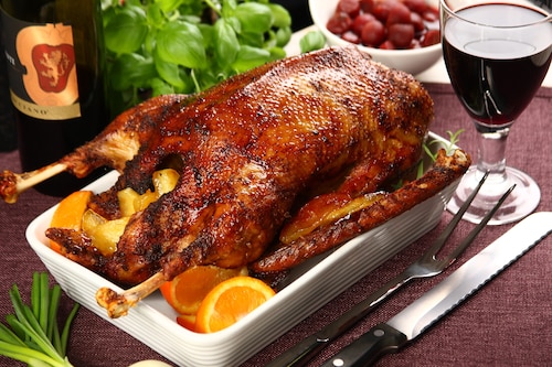 Pieczona gęś z jabłkami