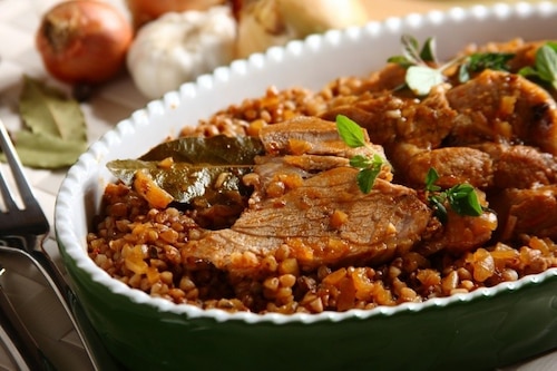 Pieczona karkówka z sosem cebulowym - VIDEO