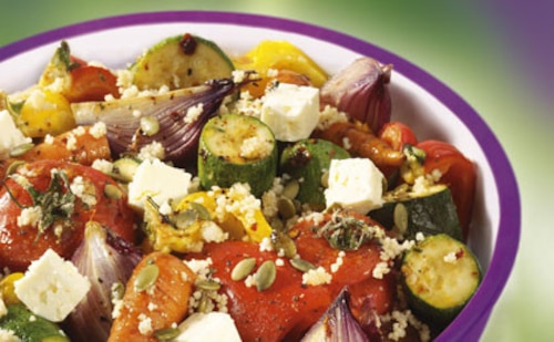 Przepis na Pieczone warzywa z serem feta i pestkami dyni Pieczone warzywa z serem feta i pestkami dyni