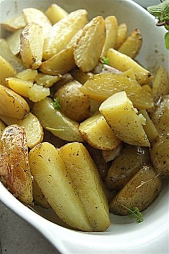 Pieczone ziemniaczki koperkowe 