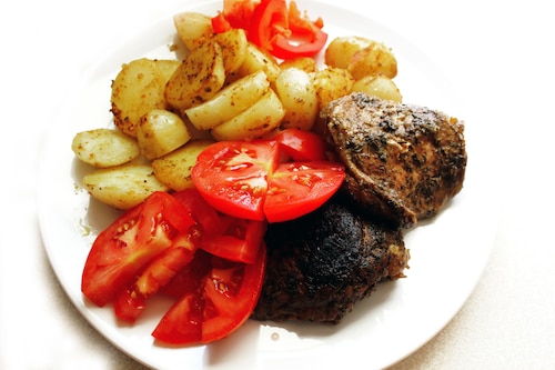 Pieczony kurczak pachnący imbirem i trawą cytrynową