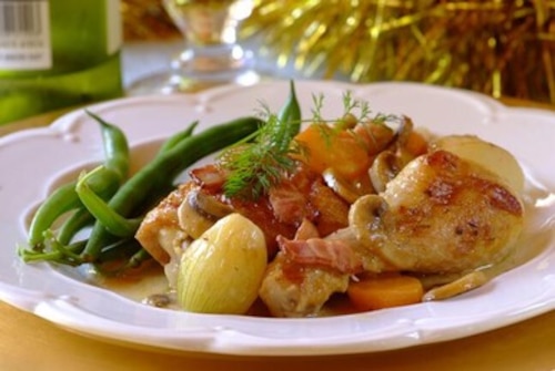 Przepis na Pieczony kurczak z boczkiem i pieczarkami Pieczony kurczak z boczkiem i pieczarkami
