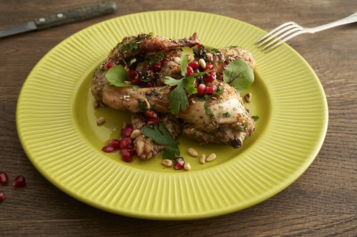 Pieczony kurczak z kawałkami granatu