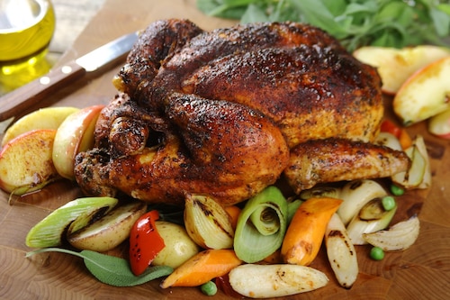 Pieczony kurczak z majerankiem i ostrą papryką