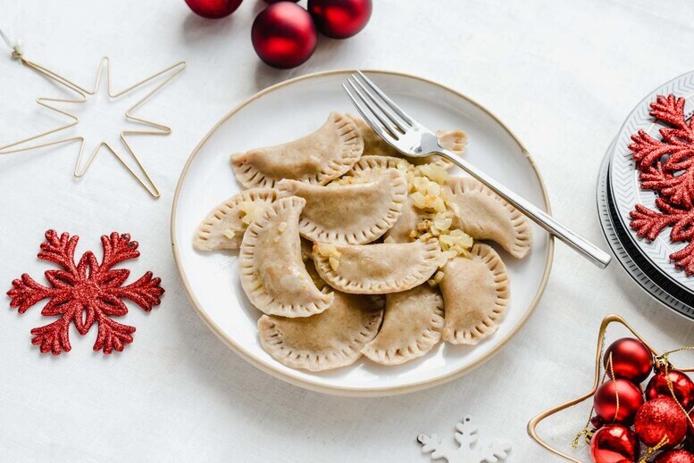 Przepis na Bezglutenowe pierogi z kapustą i pieczarkami Bezglutenowe pierogi z kapustą i pieczarkami