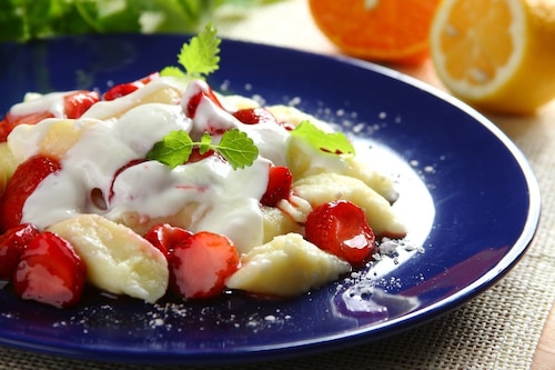 Przepis na Pierogi leniwe z truskawkami Pierogi leniwe z truskawkami