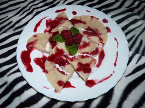 Przepis na Pierogi malinowo-serowe Pierogi malinowo-serowe