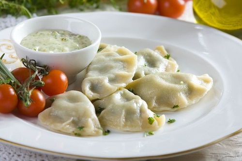 Przepis na Pierogi ze szpinakiem i twarogiem Pierogi ze szpinakiem i twarogiem