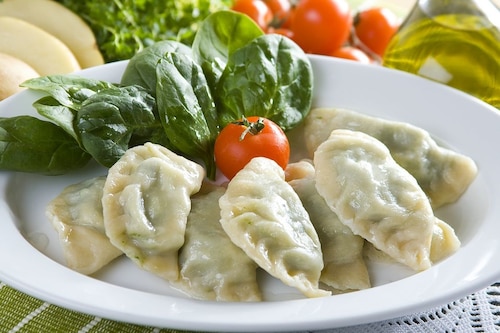 Przepis na Pierogi ze szpinakiem i ziemniakami - VIDEO Pierogi ze szpinakiem i ziemniakami - VIDEO