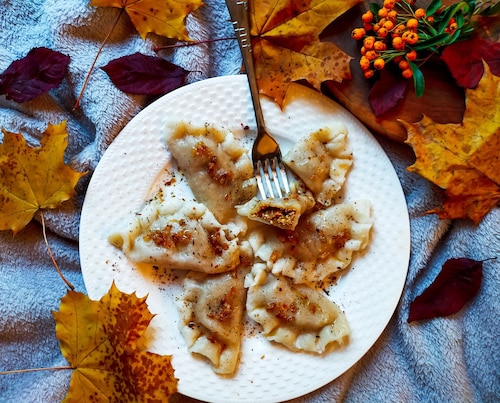 Przepis na Pierogi z dynią i wędzonym tofu Pierogi z dynią i wędzonym tofu