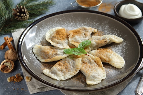 Przepis na Pierożki z suszoną śliwką Pierożki z suszoną śliwką