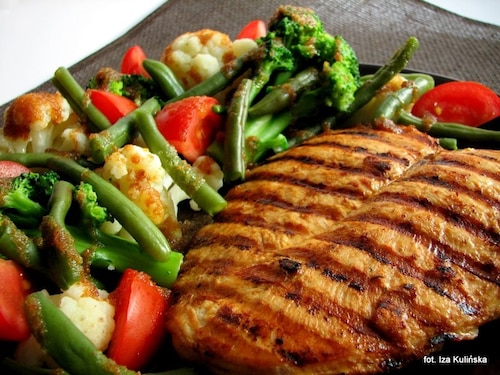 Pierś w paski z warzywami 