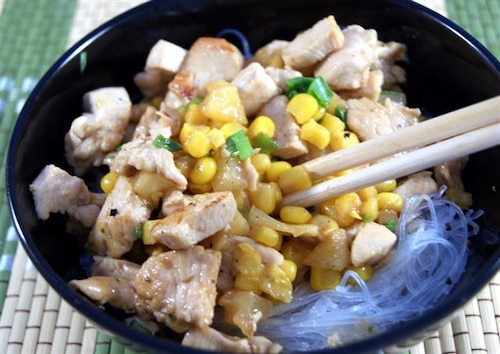 Przepis na Pierś z kurczaka z ananasem i kukurydzą Pierś z kurczaka z ananasem i kukurydzą