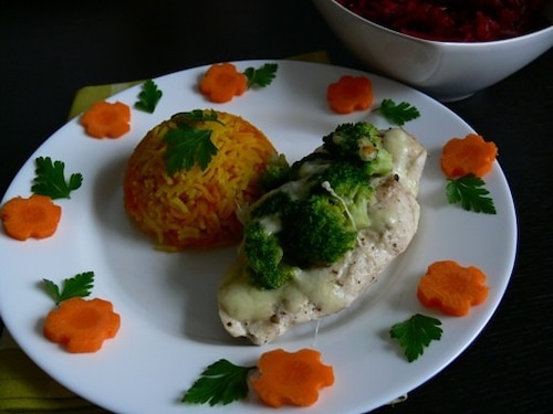 Pierś z kurczaka zapiekana z brokułem