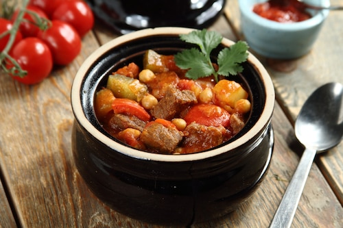 Przepis na Pikantny kociołek domowy z chorizo Pikantny kociołek domowy z chorizo