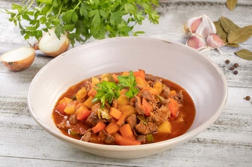 Gulasz węgierski z ziemniakami