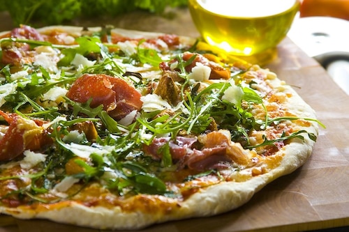 Przepis na Pizza di Prosciutto con ficchi  Pizza di Prosciutto con ficchi