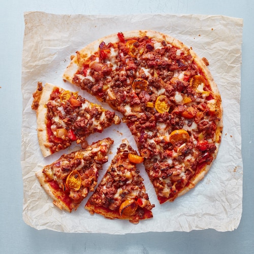 Pizza z roślinnym mięsem mielonym