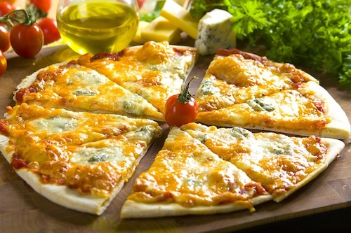 Przepis na Pizza quattro formaggi Pizza quattro formaggi