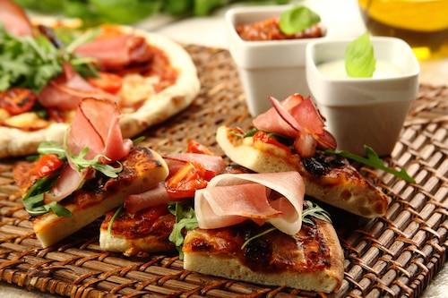 Pizza z suszonymi pomidorami