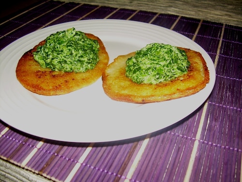 Placki ziemniaczane z kremowym szpinakiem