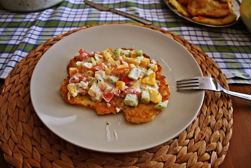 Placki ziemniaczane z sosem wiosennym