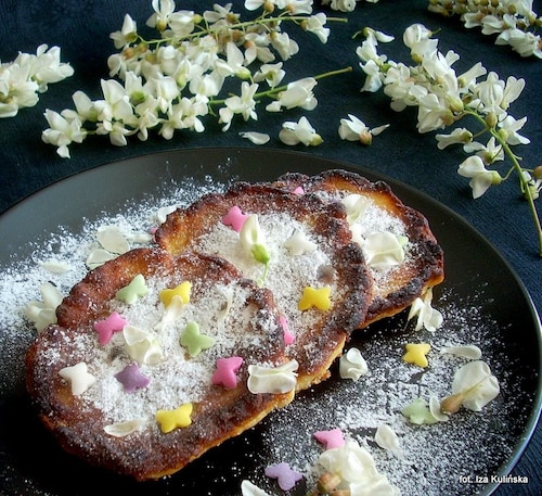 Przepis na Placuszki z kwiatami akacji (robinii akacjowej) Placuszki z kwiatami akacji (robinii akacjowej)