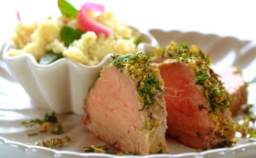 Polędwica otoczona oliwkami 