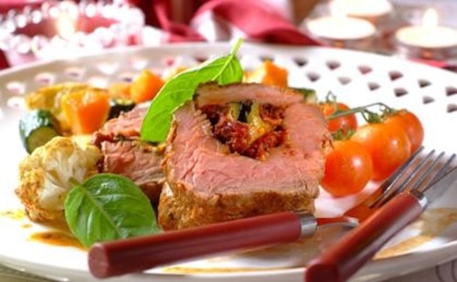 Przepis na Polędwica z włoskim nadzieniem Polędwica z włoskim nadzieniem